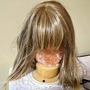 Forever Young Stylish Highlighted Wig for Women